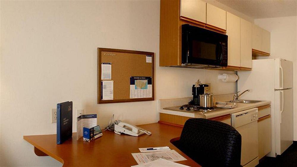 แคนเดิ้ลวูด สวีท สเตอร์ลิง Hotel ภายนอก รูปภาพ
